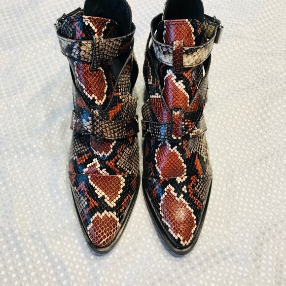 Allsaints Darcy leather pointed toe bootie - Picture 6 of 13